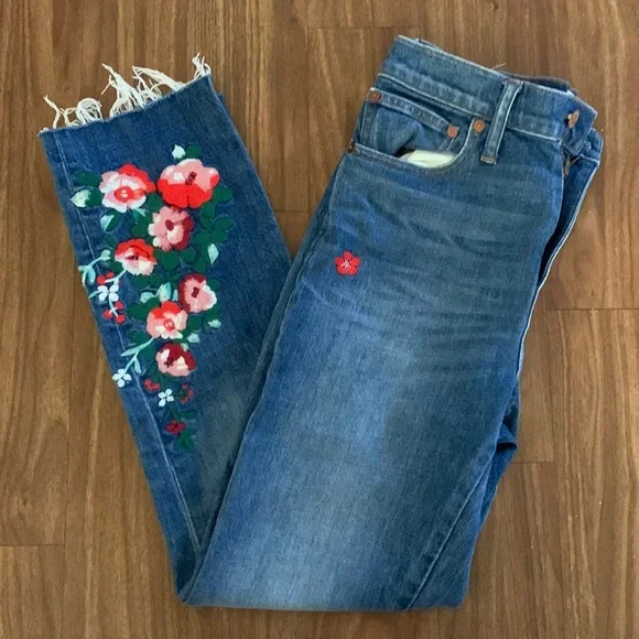 🎉 HOST PICK x2 🎉 Madewell Embroidered Flower Jeans 🌺 - Picture 1 of 7